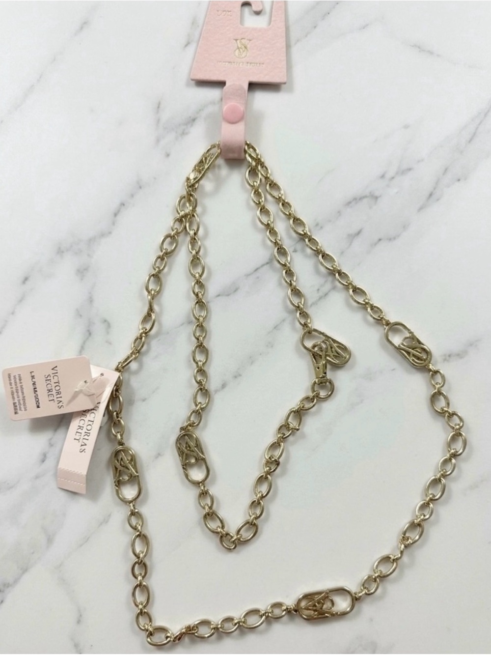 VICTORIA'S SECRET
Monogram Chain Belt